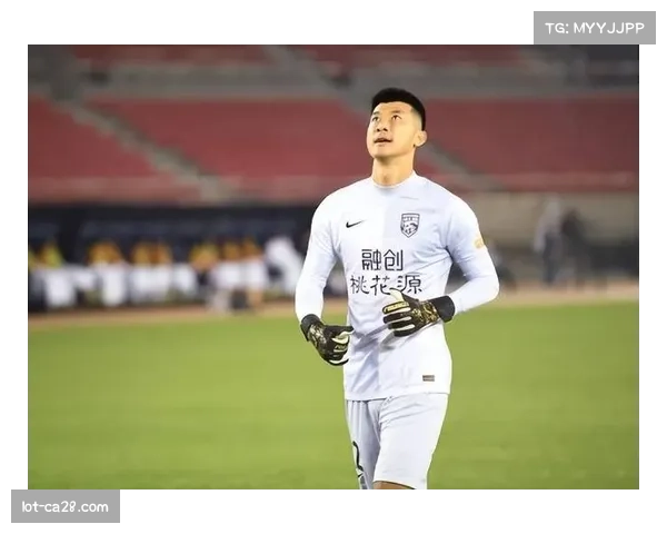 刘殿座门线技术稳健 蓉城门将扑救成功率保持高位